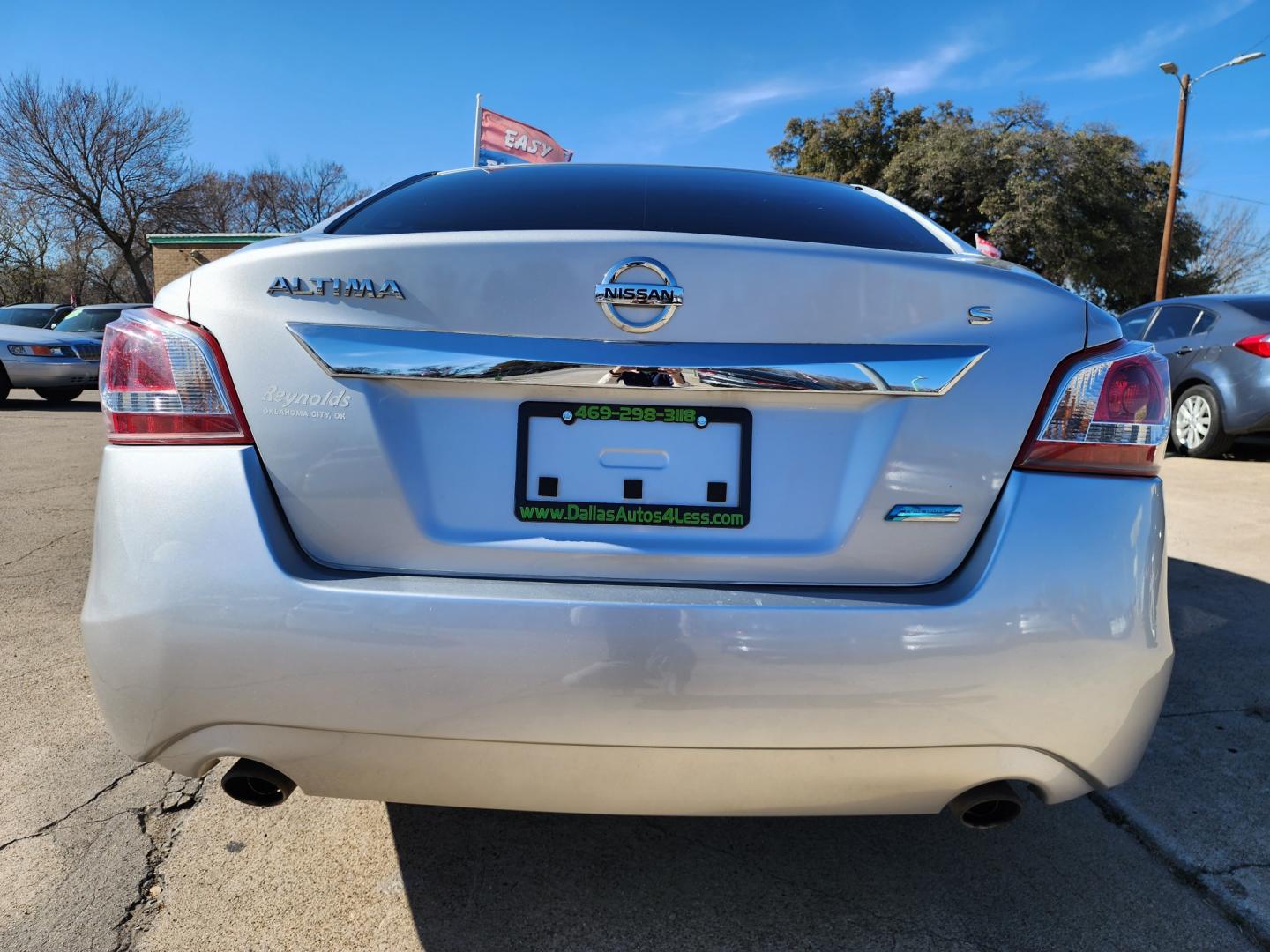 2013 GRAY Nissan Altima 2.5 S (1N4AL3AP2DN) with an 2.5L L4 DOHC 16V engine, AUTO transmission, located at 2660 S.Garland Avenue, Garland, TX, 75041, (469) 298-3118, 32.885551, -96.655602 - Welcome to DallasAutos4Less, one of the Premier BUY HERE PAY HERE Dealers in the North Dallas Area. We specialize in financing to people with NO CREDIT or BAD CREDIT. We need proof of income, proof of residence, and a ID. Come buy your new car from us today!! This is a very clean 2013 NISSAN ALTI - Photo#4